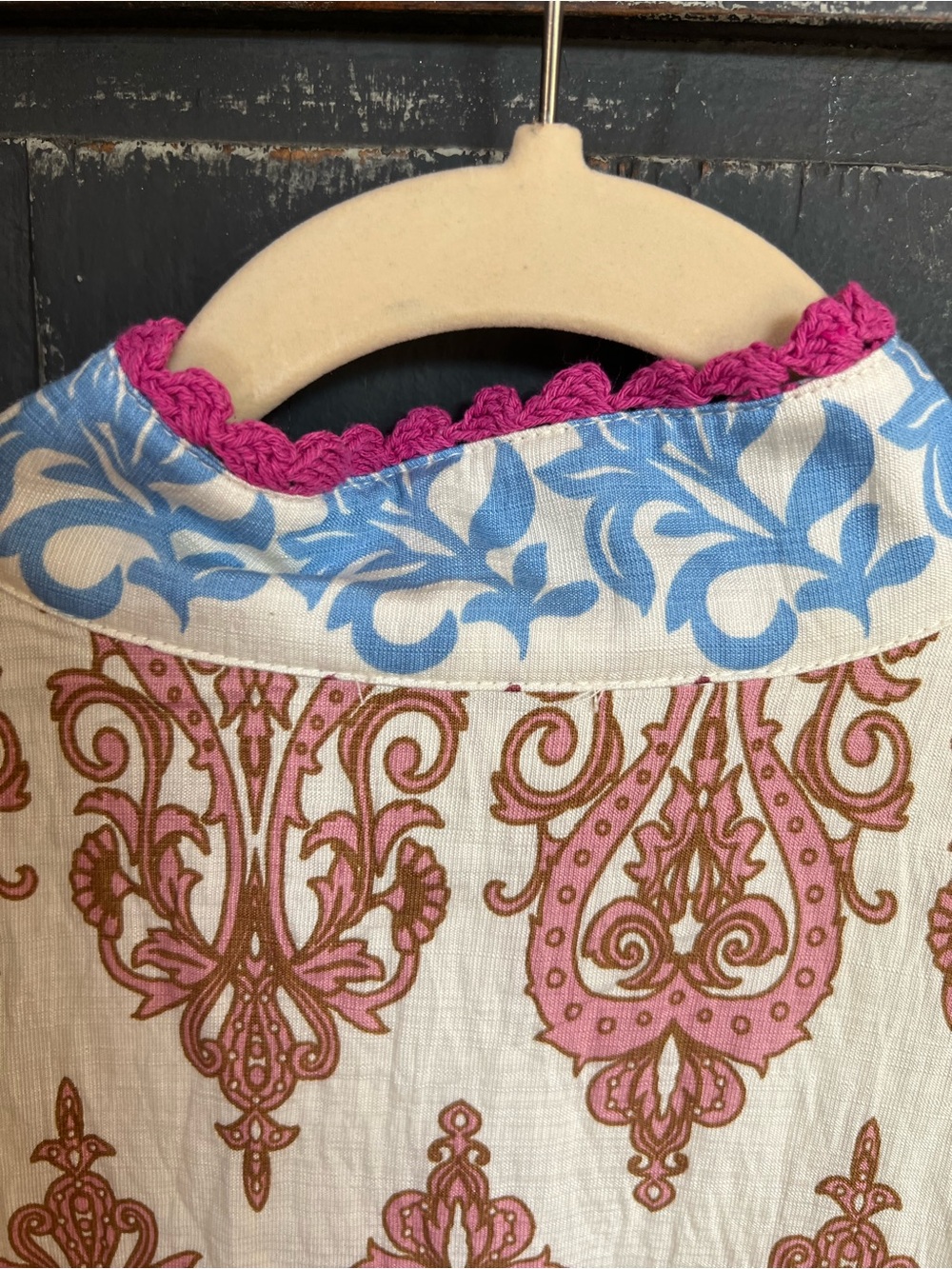 THML Collier Cream Blouse with Blue Floral and Pink Trim. Sz M NWT - Picture 7 of 10